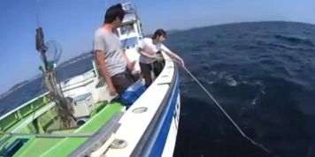 Fisherman Shows Dick Fucks Japanese Girl In Boat Trip