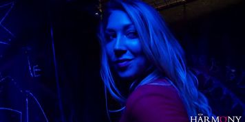 HARMONYVISION - The Woman in red goes black (Lexi Lowe)