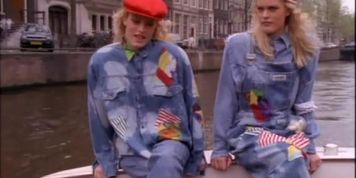 more 2 > Karin & Mirjam