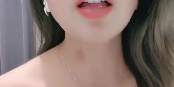 Hot Chinese Girl Multiple Creamy Squirt While Standing On Livestream