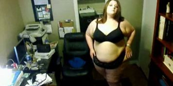 Solo 78 SSBBW Showing off her Body on Webcam