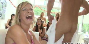 Astonishing fellatio for hunk - video 1