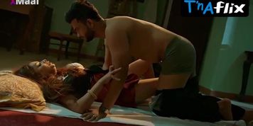 Aayushi Jaiswal Sexy Scene  in Singardaan