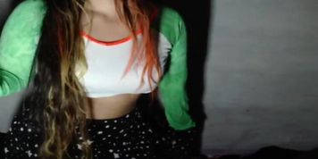 Playing with two fingers (Belle Delphine)