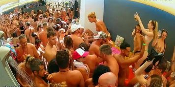 glamourous french swingers club 012