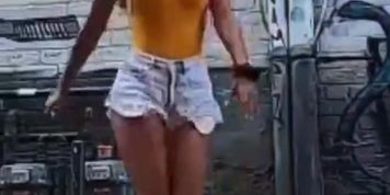 Hot shuffle Girl Dancing
