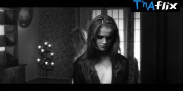 Diana Rudychenko Breasts Scene  in Mortem