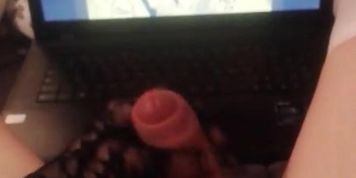Trap masturbate and cum in bed