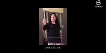 Tiktok challenge &ndash; tits out