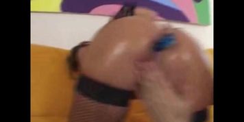Looks Like Perfect Ass MILF Naomi Loves Both Chocolate and Vanilla Together (Naomi Russell)