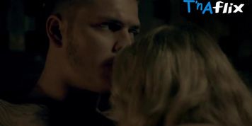 Alicia Agneson Sexy Scene  in Vikings
