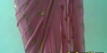 Cute Indian Desi Girl in Pink Saree Sucking and Fucking