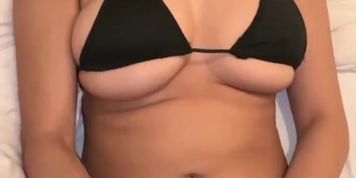 Dinda Ngewe Pake Lingerie Mata Ditutup
