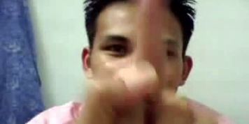 malay-rakam awek bersiap nak gi kerja - video 1