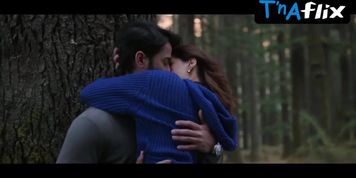 Kriti Sanon Sexy Scene  in Do Patti