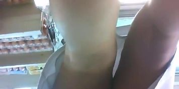 super market upskirt