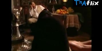Thatiana Pagung Butt,  Breasts Scene  in Um So Coracao