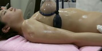 Spycam Reluctant Fashion Model climax Massage