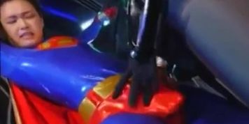 herione cosplay bondage with cape