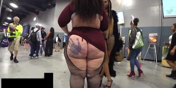 Sexy Thick Cutie Clapping Ass