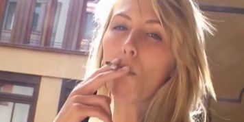 Denisa Smoking