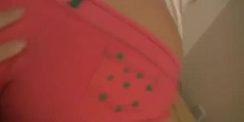 Amateur Cutie Shakes Her Hot Booty
