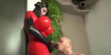 Kamila Klein - TS Latex