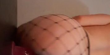 TEEN WITH FAT ASS RIDES DILDO TILL SHE CUMS