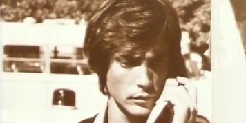 Perry Poravou Sexy Scene  in Oi Erotomaneis