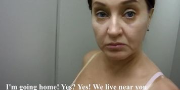 She showed pussy in the store and gave a blowjob to the first person she met!