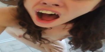 I need to PEE! Mega Hairy PAWG Camgirl PEE DESPERATION Naked Piss Dance Stinky Pees Bathtub Bathroom