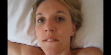 Gorgeous teen gets laid - video 1