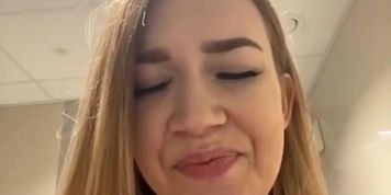 Teen-Alice horny toilet camshow part 2