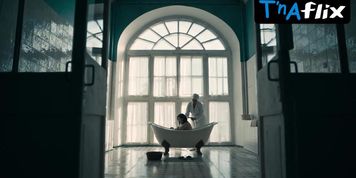 Marina Vorozhishcheva Sexy Scene  in Khirurg