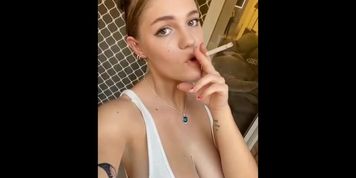 Short but super sweet clip of sexy smoking girl
