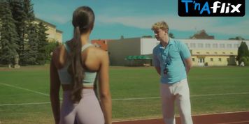 Martina Babisova Sexy Scene  in Holka Od Vedle