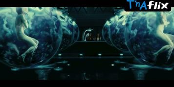 Milla Jovovich Sexy Scene  in Resident Evil: Extinction