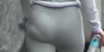 Girl with candid ass is wearing the tight grey pants 03u
