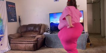 SSBBW Huge ass dance