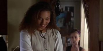 Alyssa Milano smoking scenes
