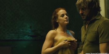 SEARCH CELEBRITY HD - Julie Le Breton Nude - Cadavres (2009)