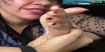 self worship latina feet