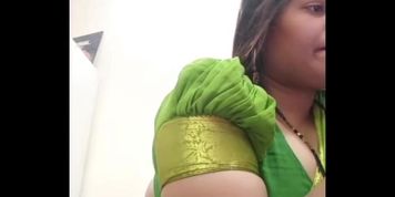 Singh-697 Neha Singh Tango Model Aunty Saare Removing And Naughty Wearing