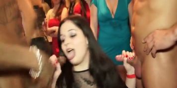 Amateur teens sucking black and white dicks