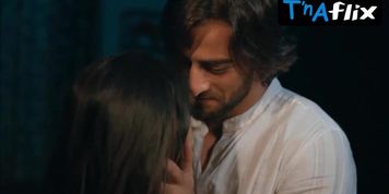 Khushi Dubey Sexy Scene  in Aashiqana