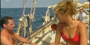 Julia Thurnau Bikini Scene  in Klinik Unter Palmen