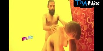 Hiral Radadiya Butt,  Breasts Scene  in Main Teri Dulhan