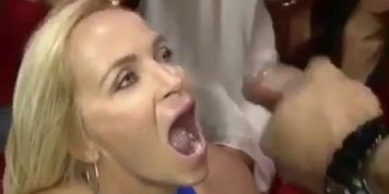 Party Woman&rsquo;s Swallow 1