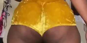 Tits Belly & Booty Kitty Kash Twerking And Wirkingbher Thick Body! Jiggle Jiggle 