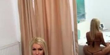 Stunning Blonde Twerking Webcam Girl